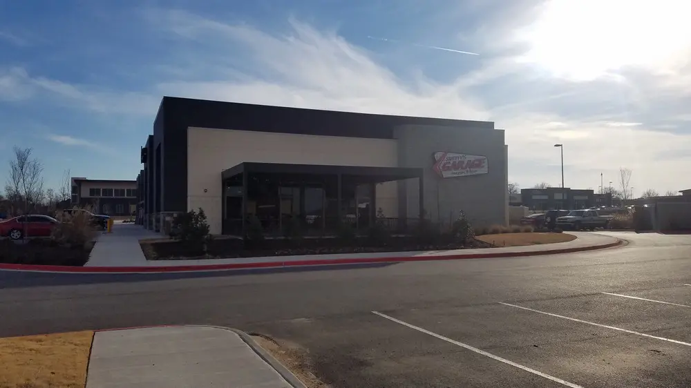 Smitty’s Garage in Rogers