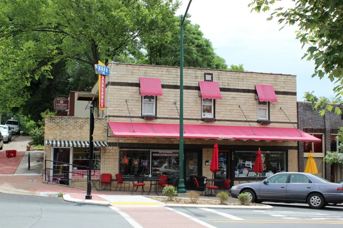 The Cafe On Broadway