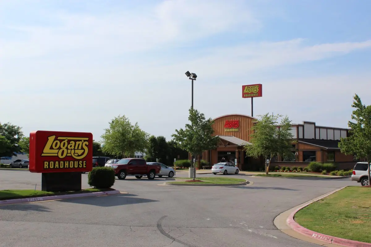 Logan's Roadhouse Rogers