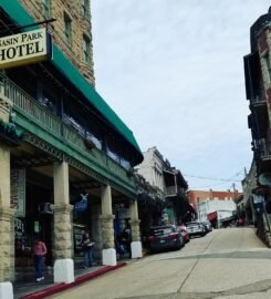 Balcony Bar & Restaurant at Basin Park Hotel