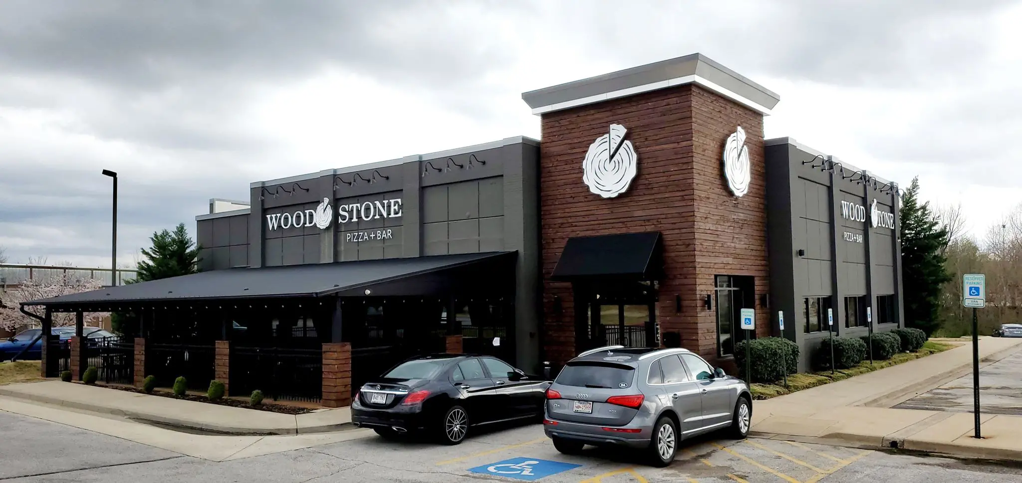 Wood Stone Craft Pizza + Bar – Uptown